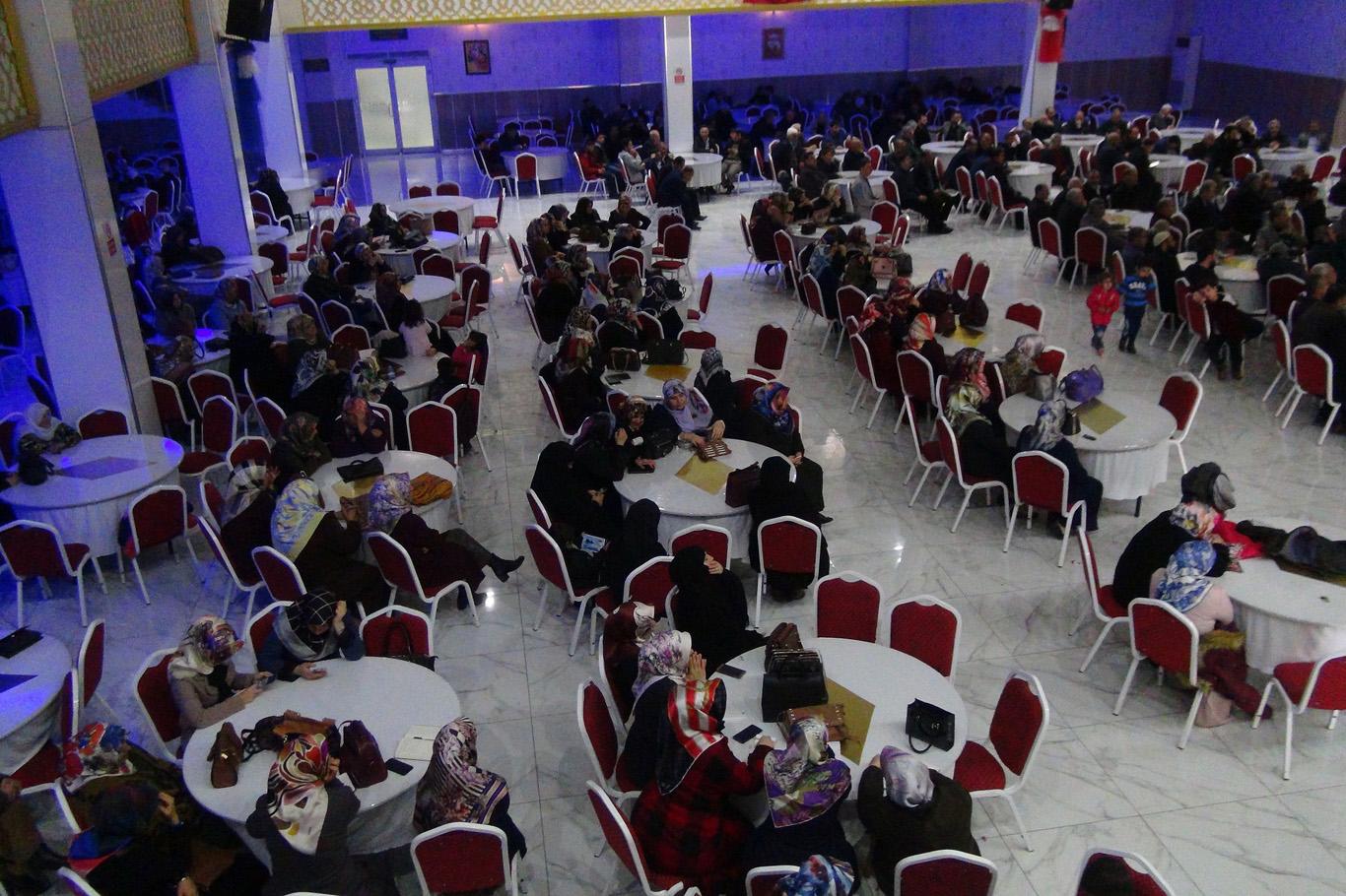 "Eşlerin birbirlerine tahammül etmeleri ibadettir" "Eşlerin birbirlerine tahammül etmeleri ibadettir"
